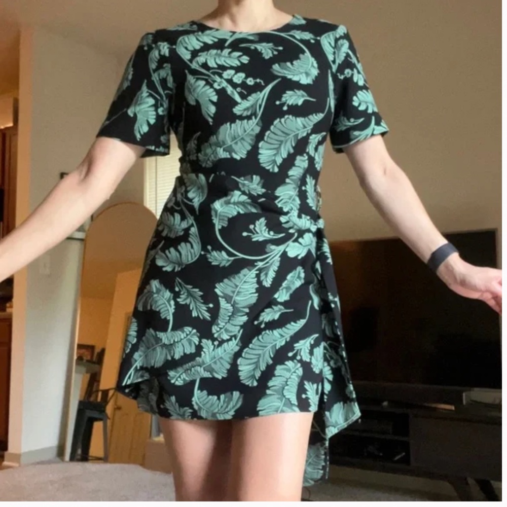 CINQ A SEPT "Bia" Crewneck Side-Tie Palm Print Dress NWOT/sz 4 - Picture 5 of 14